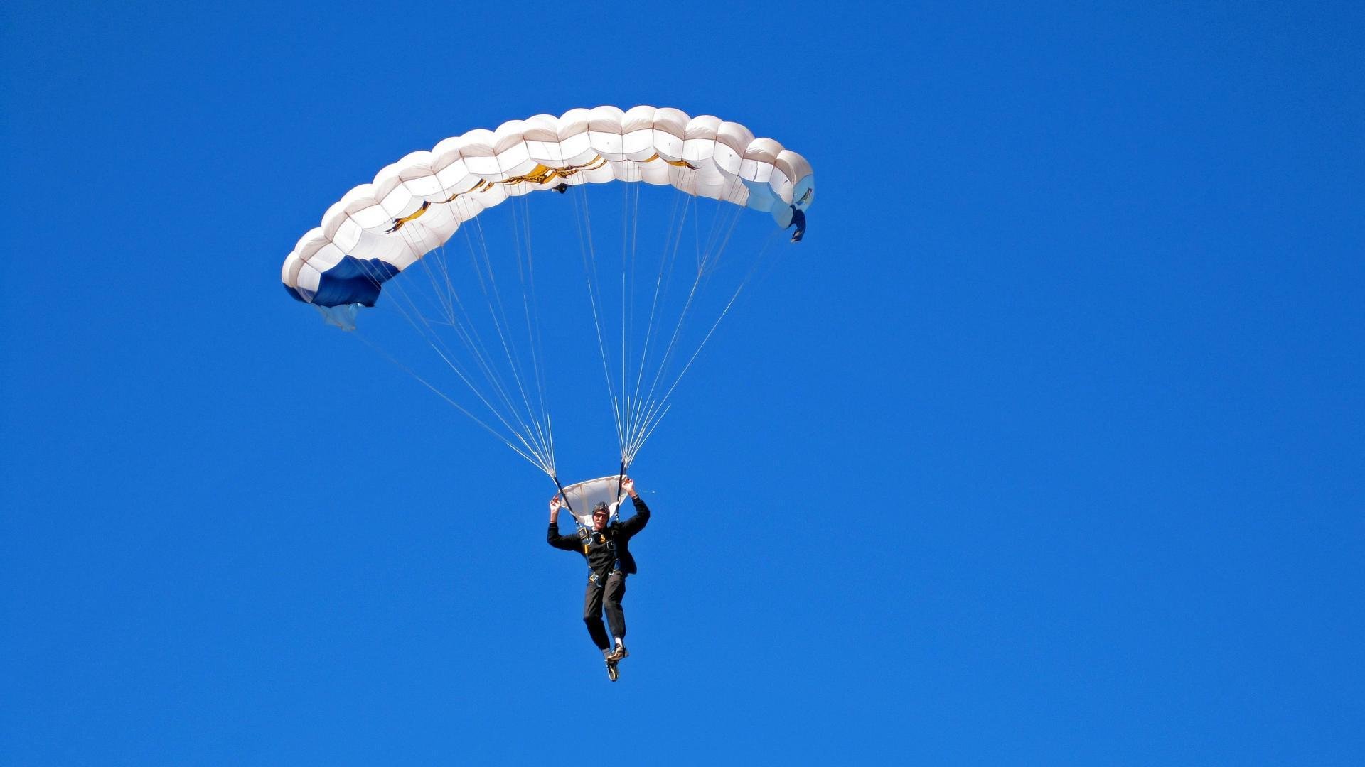 乐鱼体育 vip注册-天气变化影响比赛节奏双方战术临时调整应对，影响天气变化的因素主要有哪些